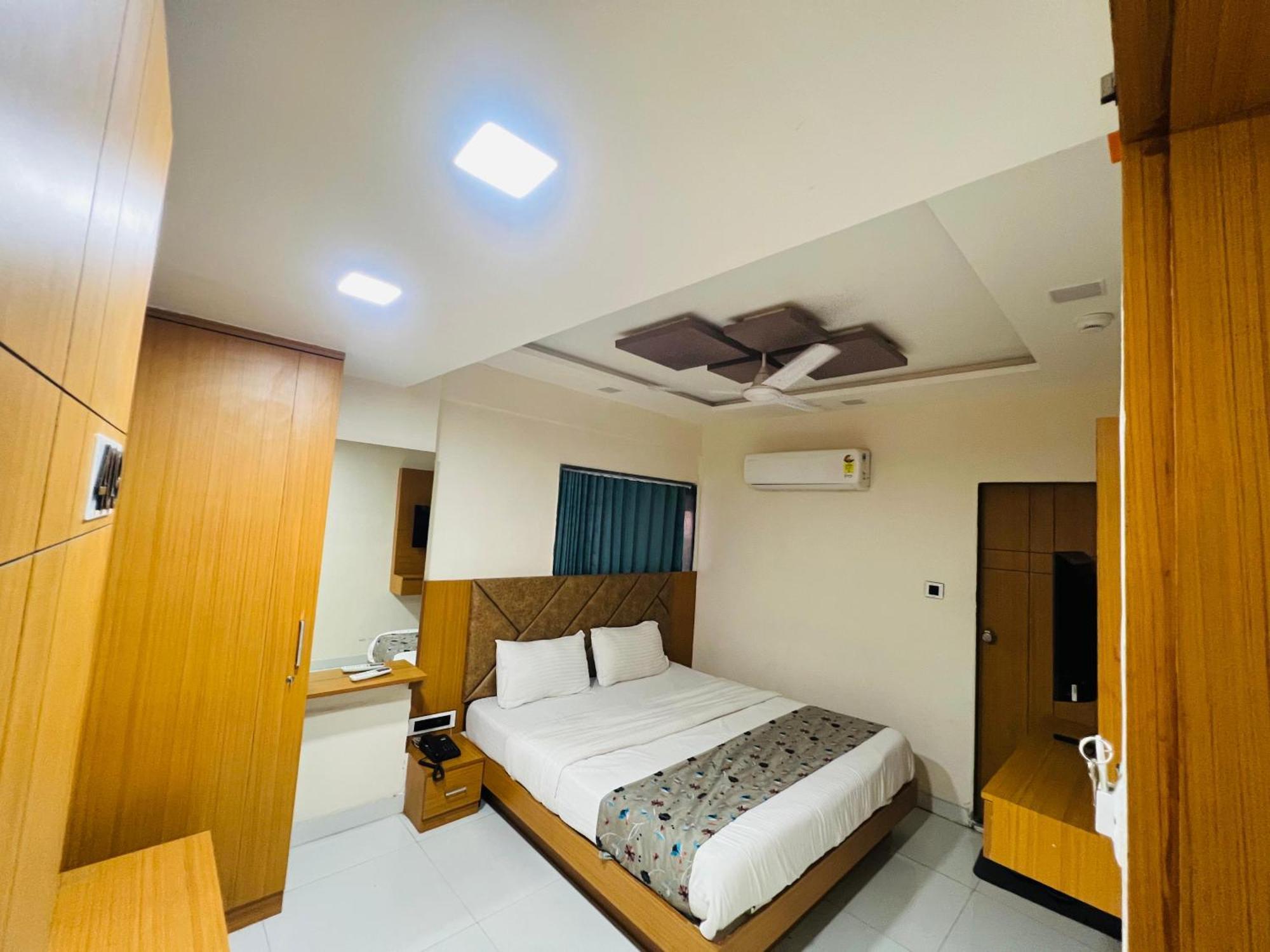 Hotel Exotic Ahmedabad Exterior foto