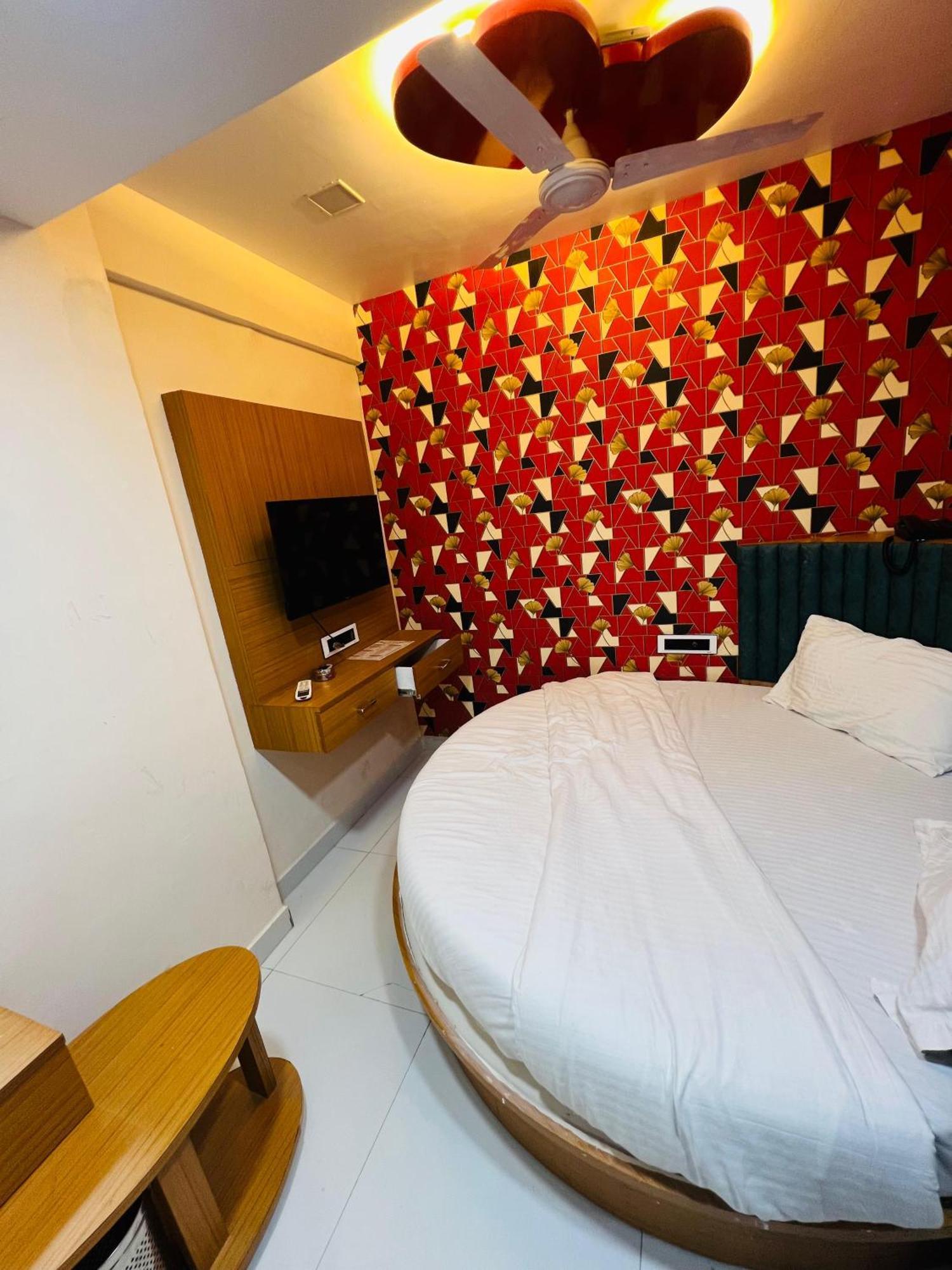 Hotel Exotic Ahmedabad Exterior foto